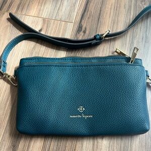 Beautiful green blue/gold hardware Nanette Lenore bag, removable strap